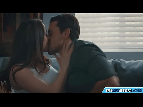 ❤️ Ρομαντικό σεξ με μια καλή μαμά με πλούσιο στήθος ☑ Ποιότητα πορνό